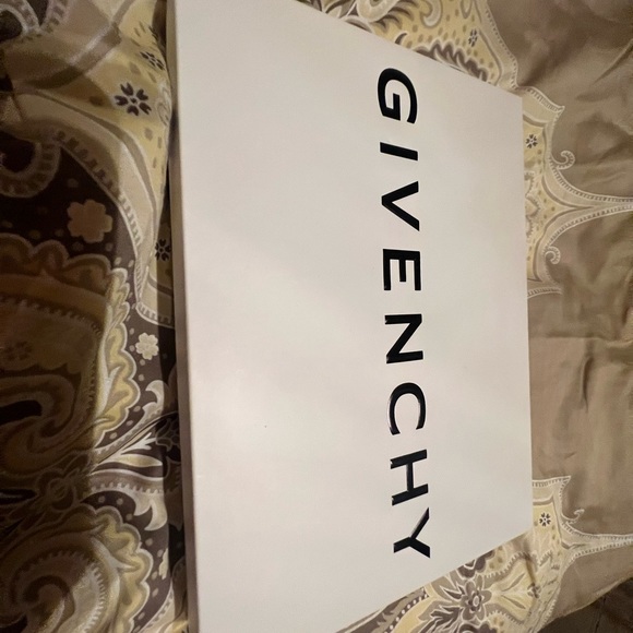 Givenchy leather large pouch clutch rainbow neon embroidery brand new nwt box - Picture 6 of 6